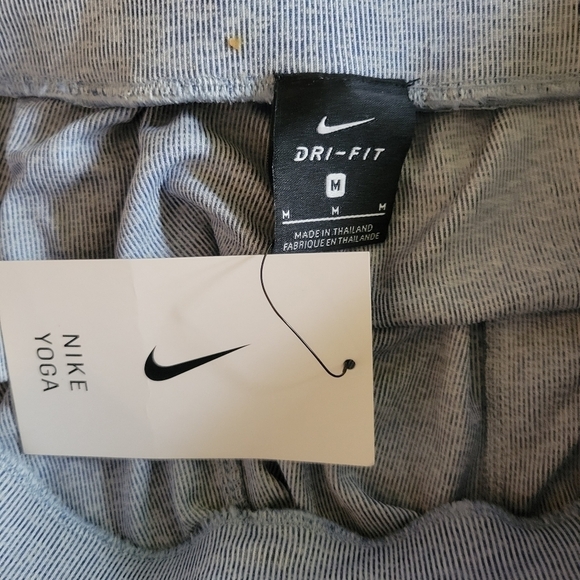 New nike yoga blue/white stripes shorts - Picture 3 of 4